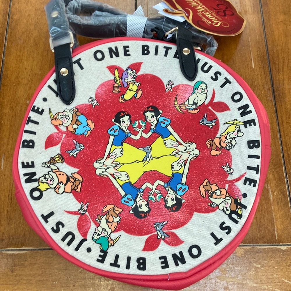 Disney Snow White ”Just One Bite” Bag Purse
